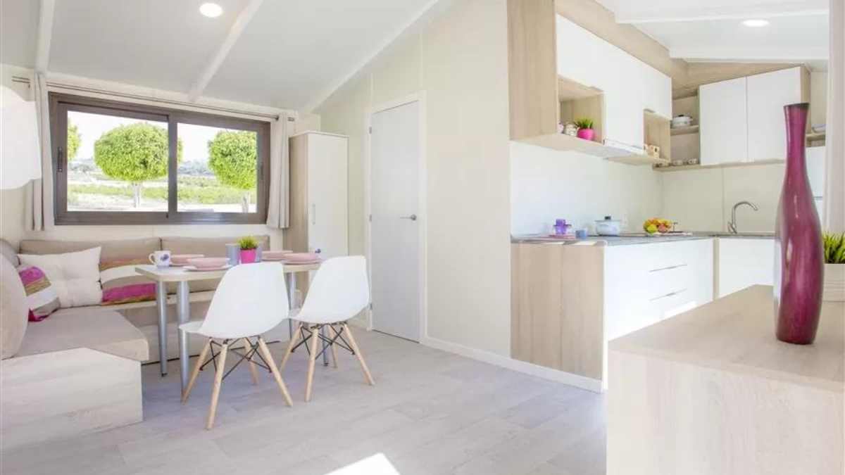 Salón de la casa prefabricada Oasis