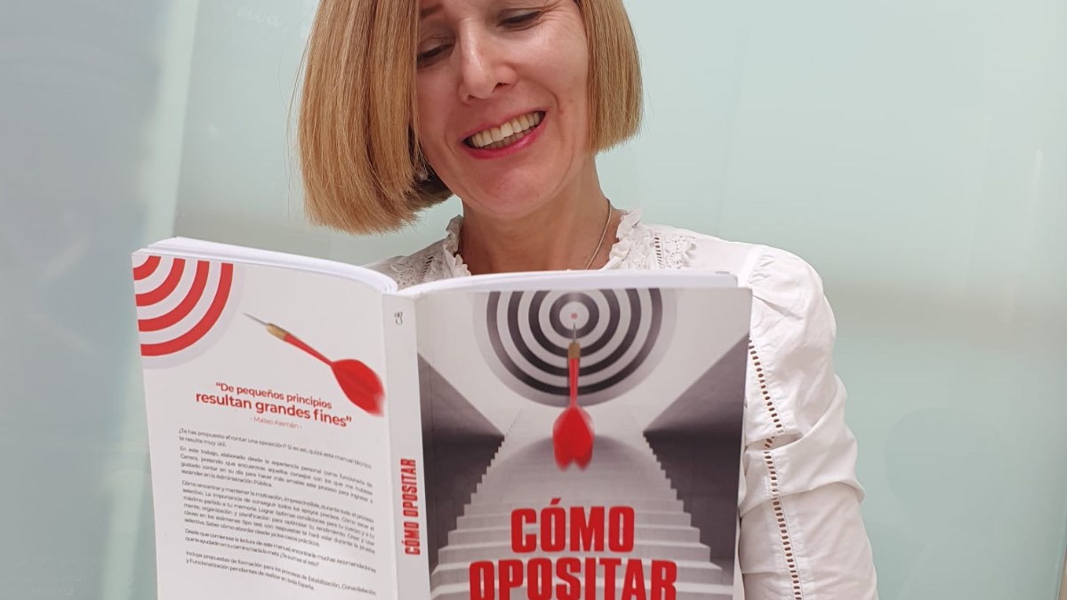 Teresa Gálvez, funcionaria