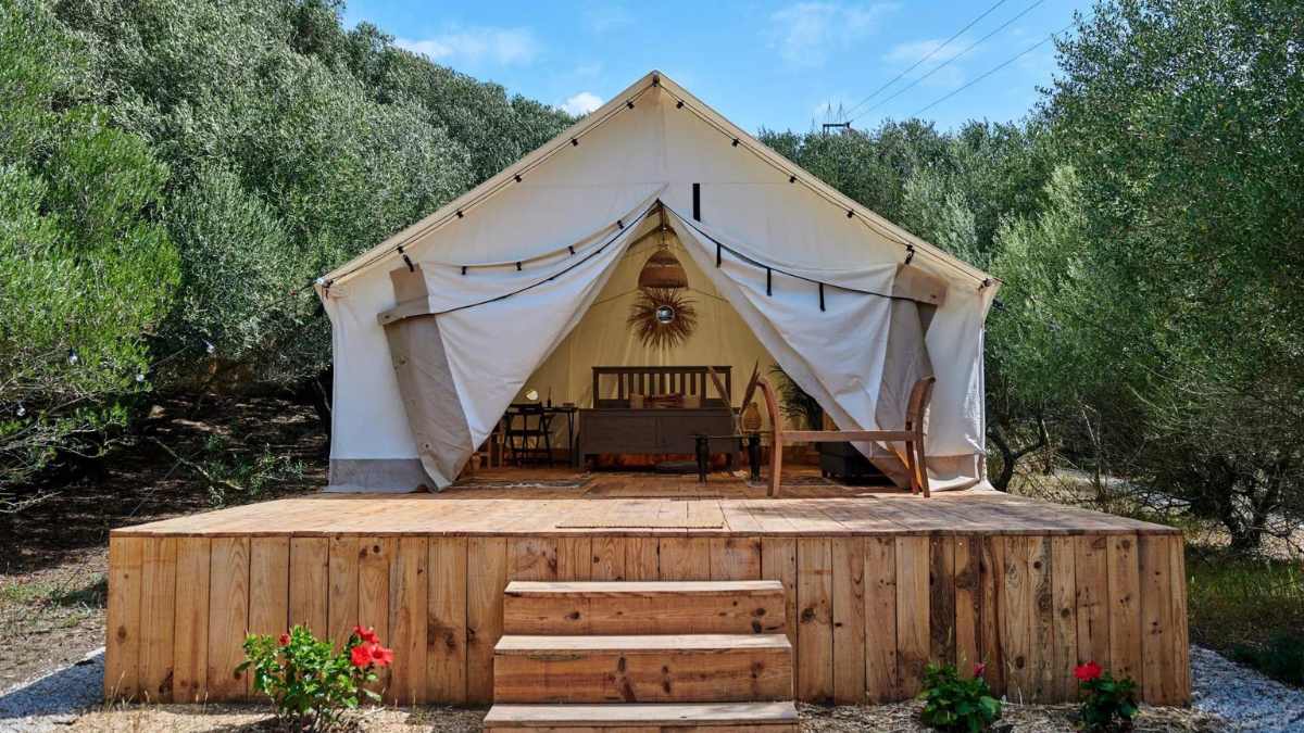 Tranquilo Glamping exterior cabaña