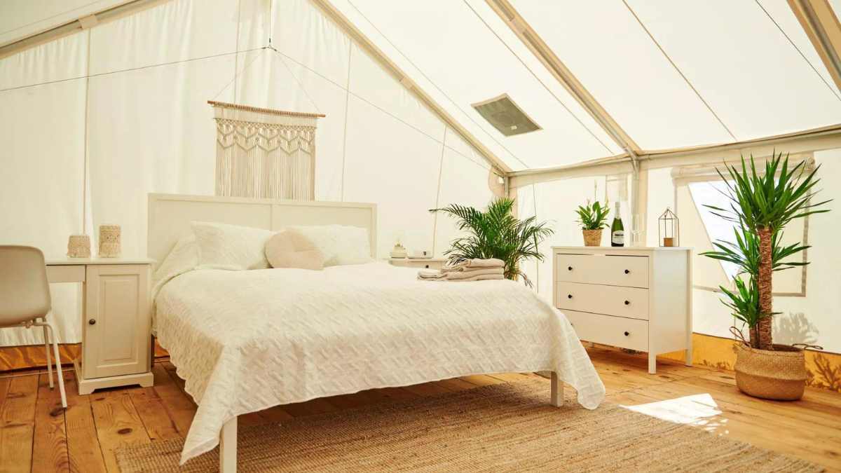 Tranquilo Glamping interior cabaña