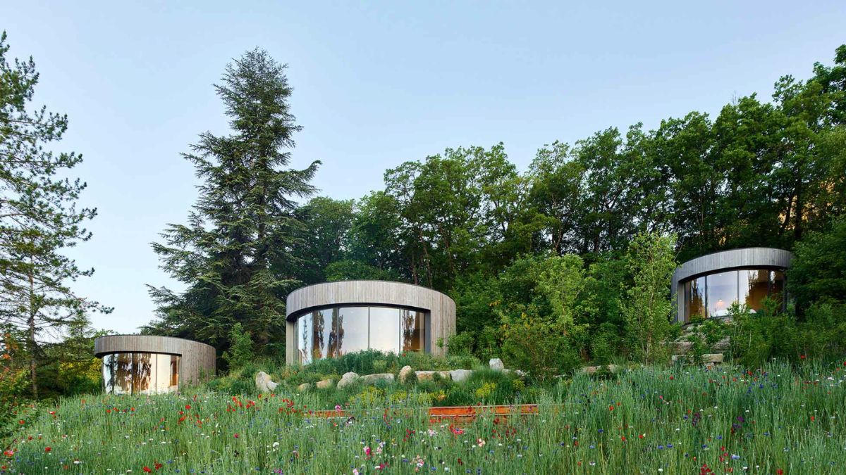 Varias casas prefabricadas circulares | LumiPod