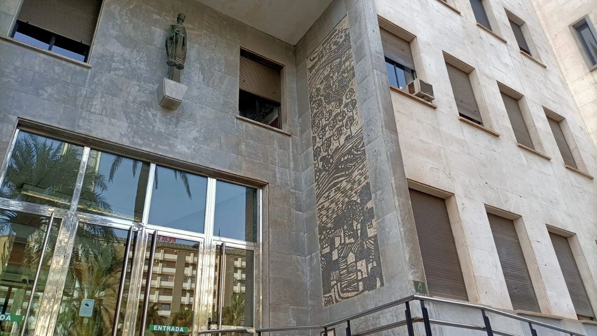 Fachada de la Audiencia provincial