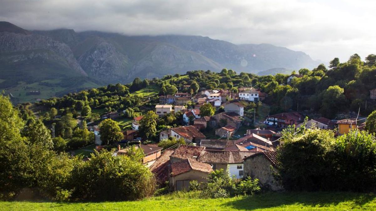 Pueblo de la España vaciada, en los Pirineos