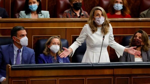 Reforma laboral: el Gobierno se pliega ante la patronal y serán las empresas las que establezcan los puestos temporales