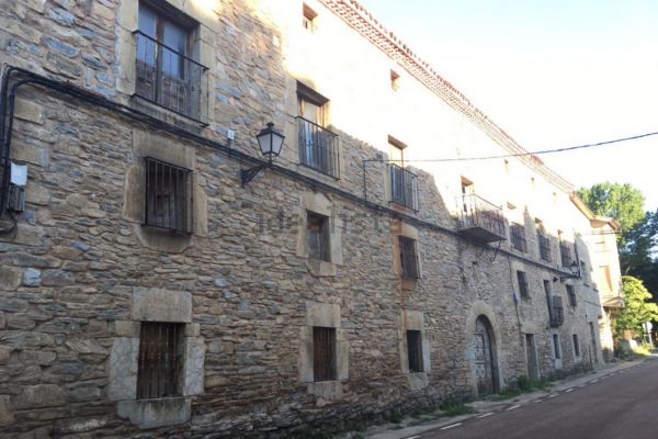 Fachada del palacio en venta 