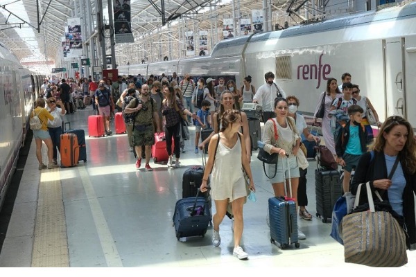 jóvenes viajeros renfe