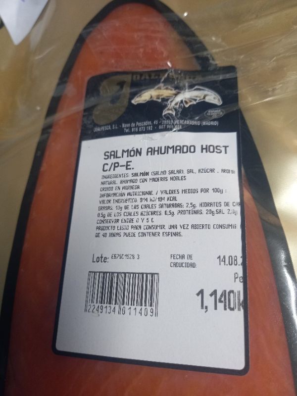 Salmón ahumando contaminado retirado de los supermercados 