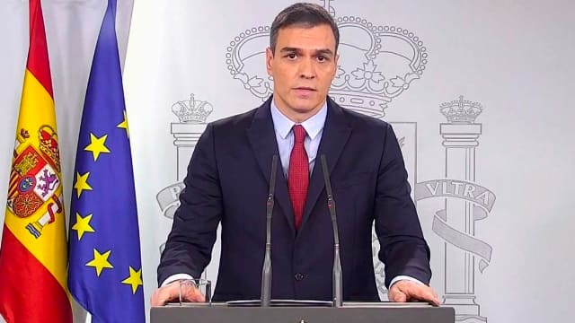 Presidente del gobierno decretando confinamiento Covid-19